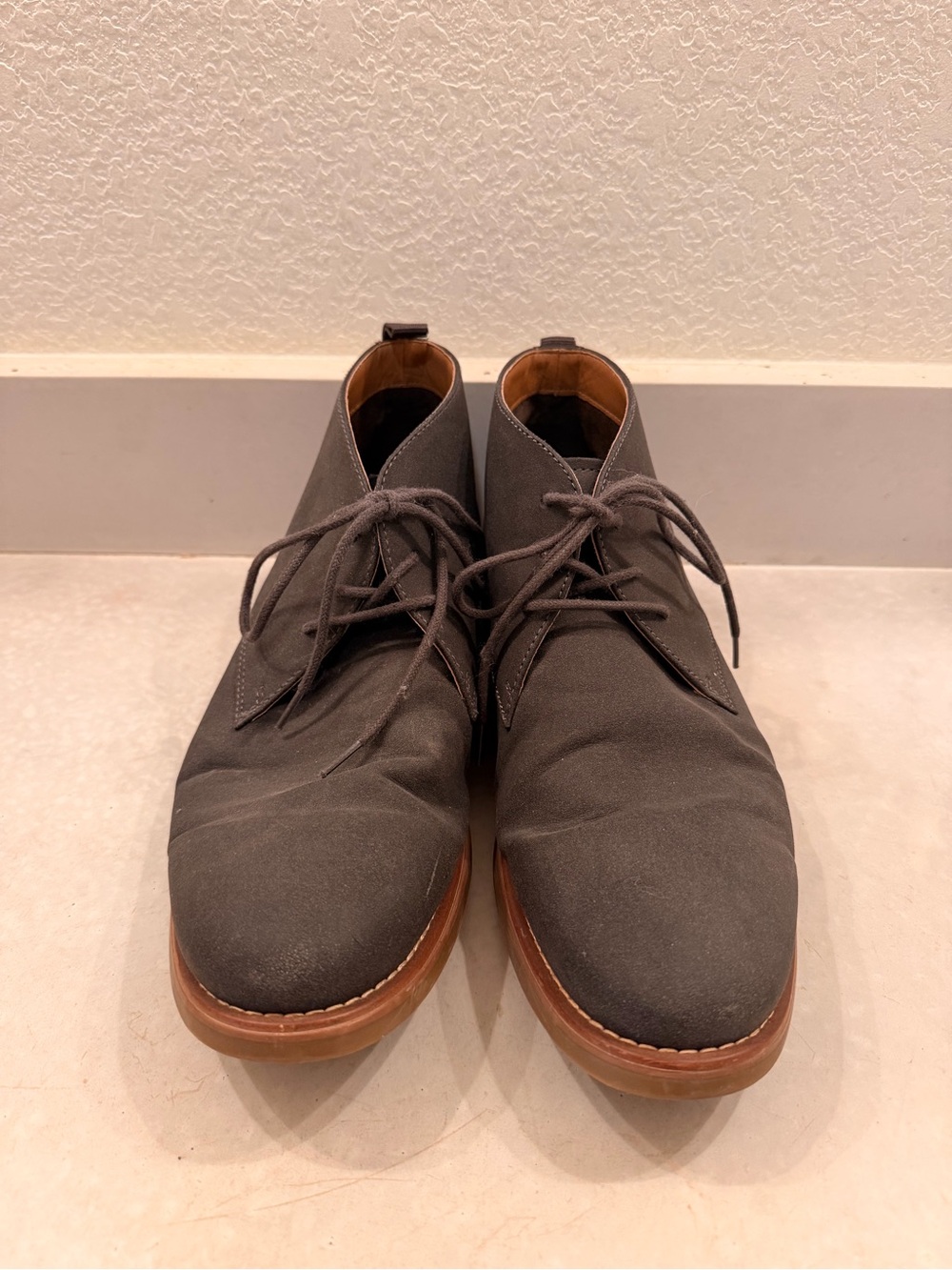 Goodfellow & Co Gray Men's Chukka Boots with Tan Sole
